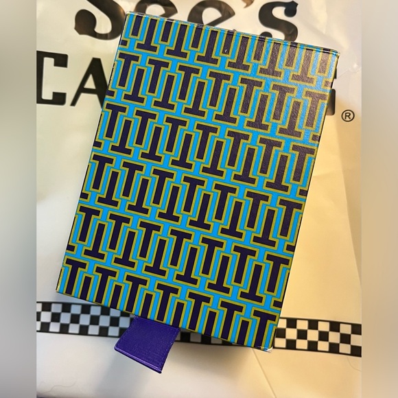 NEW Tory Burch Kira Pearl Stud Earrings Blue OS - Picture 10 of 12